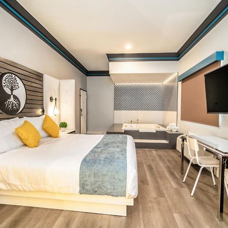 Aspire Inn Studios & Spas 벨플라워 외부 사진