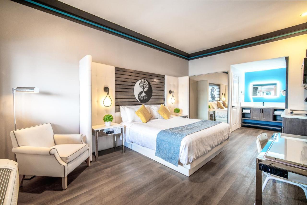 Aspire Inn Studios & Spas 벨플라워 외부 사진
