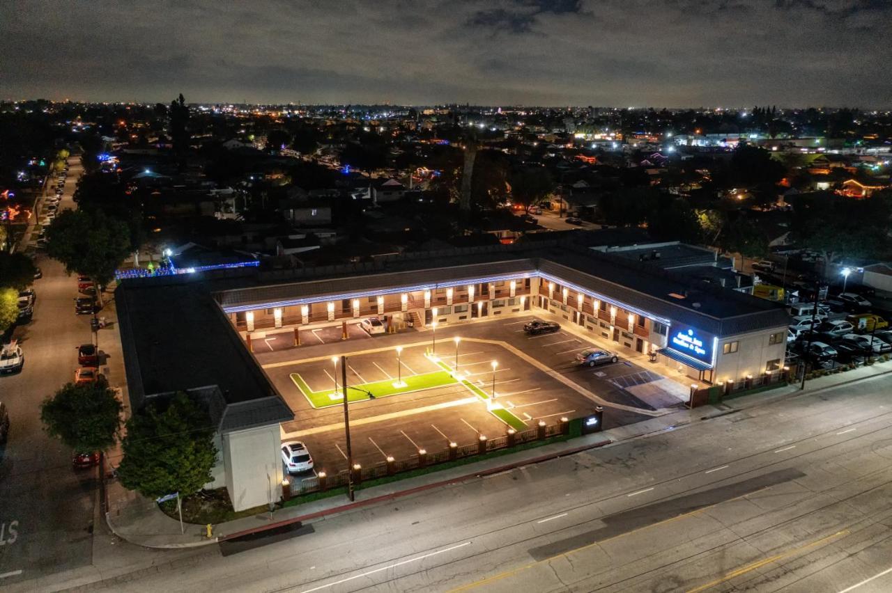 Aspire Inn Studios & Spas 벨플라워 외부 사진