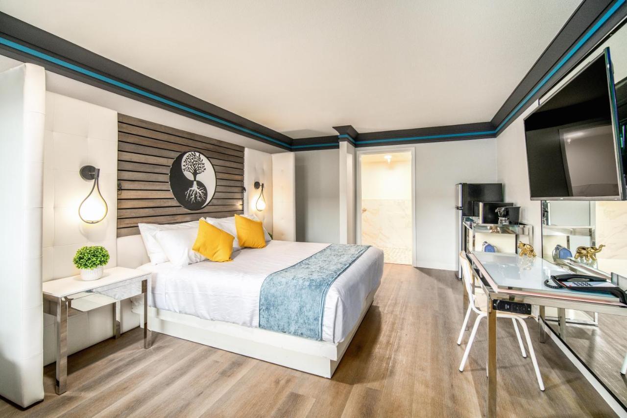 Aspire Inn Studios & Spas 벨플라워 외부 사진