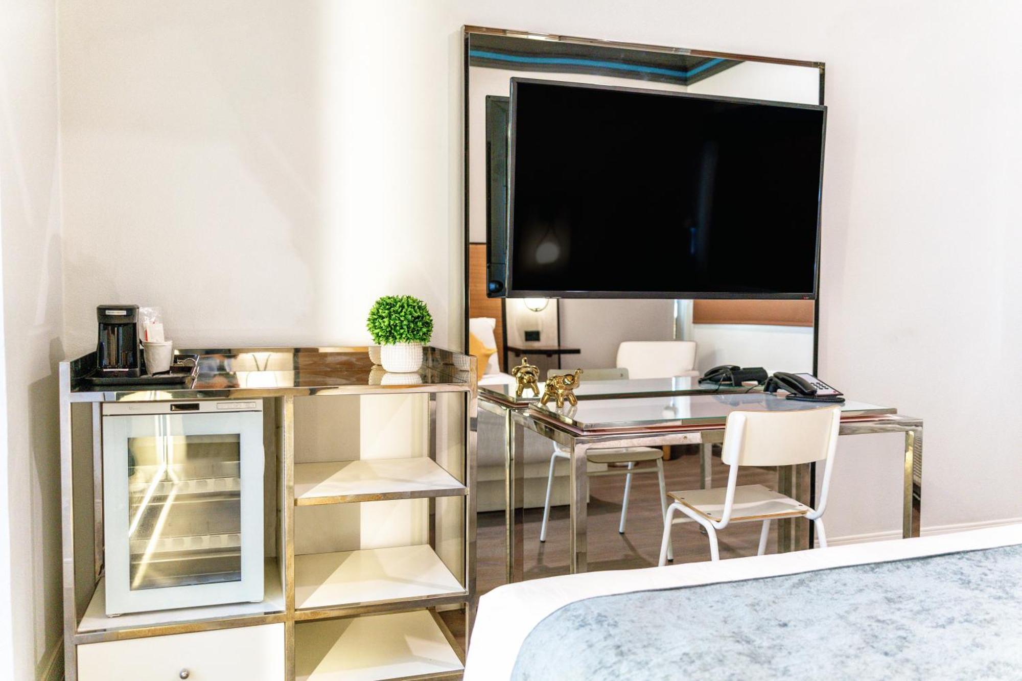 Aspire Inn Studios & Spas 벨플라워 외부 사진