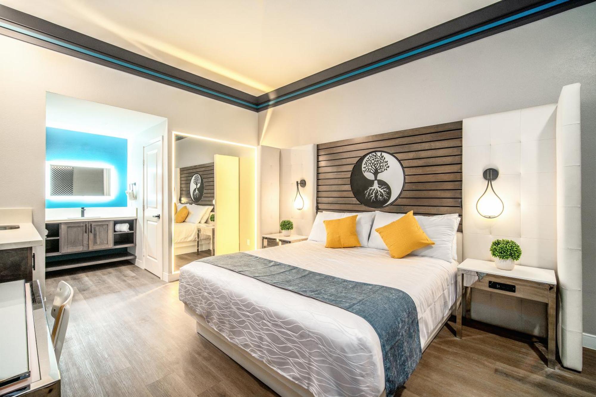 Aspire Inn Studios & Spas 벨플라워 외부 사진