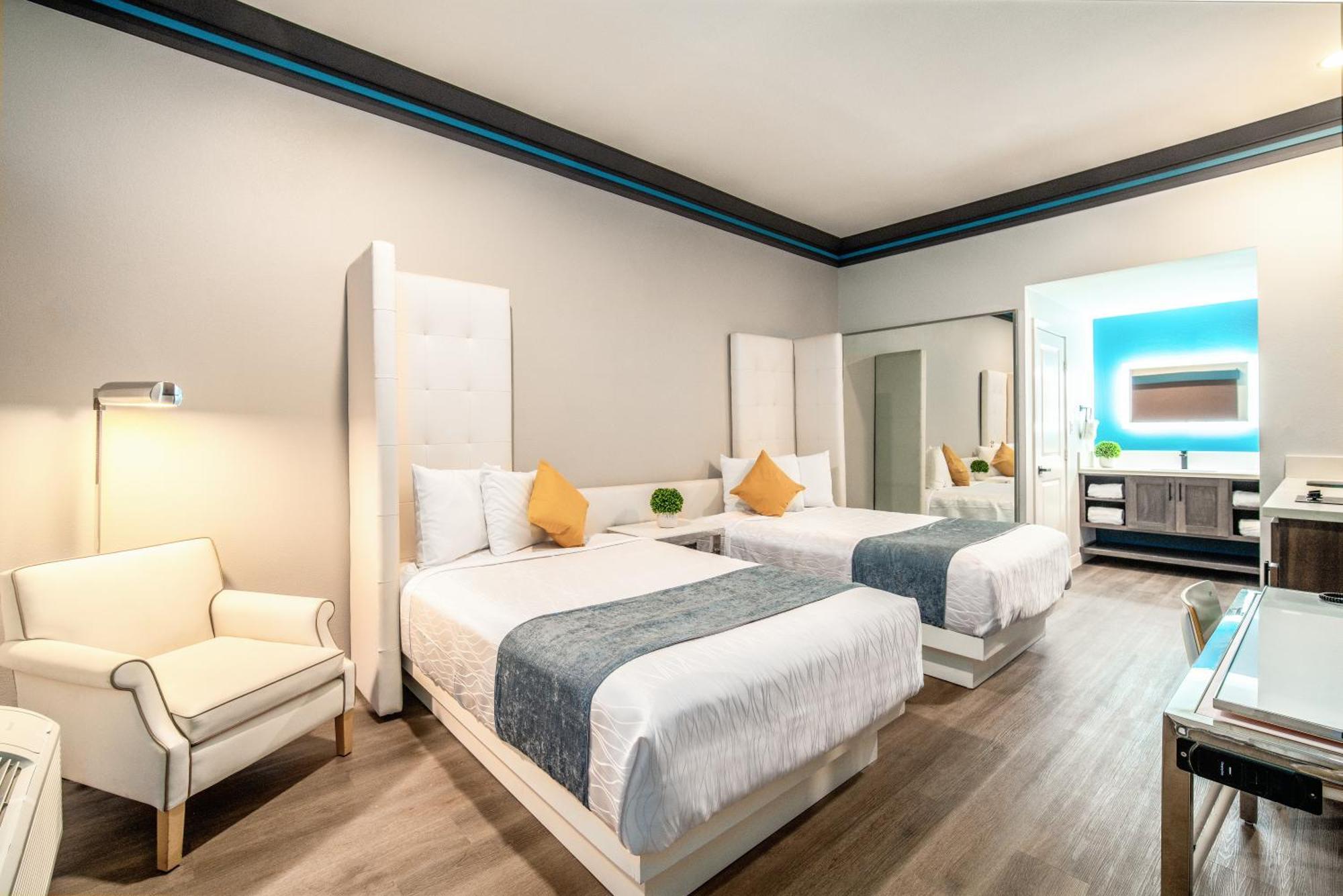 Aspire Inn Studios & Spas 벨플라워 외부 사진